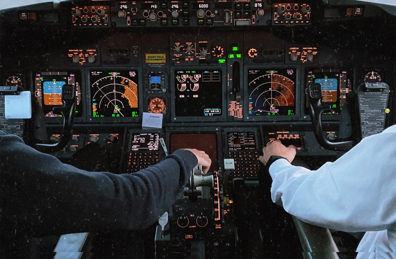 Blick ins Cockpit eines Linienflugzeuges